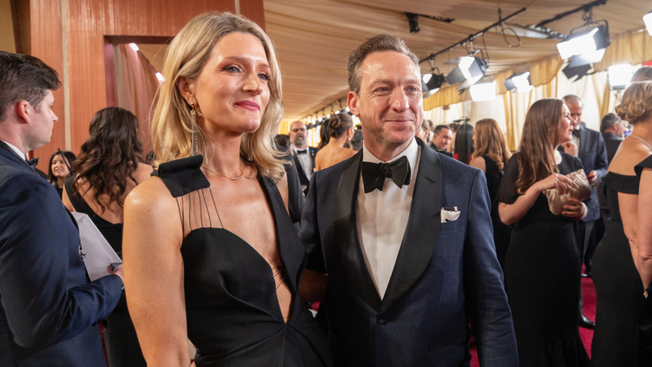 (L to R) Annie Marter and Lol Crawley arrive on the red carpet of the 97th Oscars® at the Dolby® Theatre at Ovation Hollywood on Sunday, March 2, 2025. Credit/Provider: Al Seib / The Academy. Copyright: ©A.M.P.A.S.