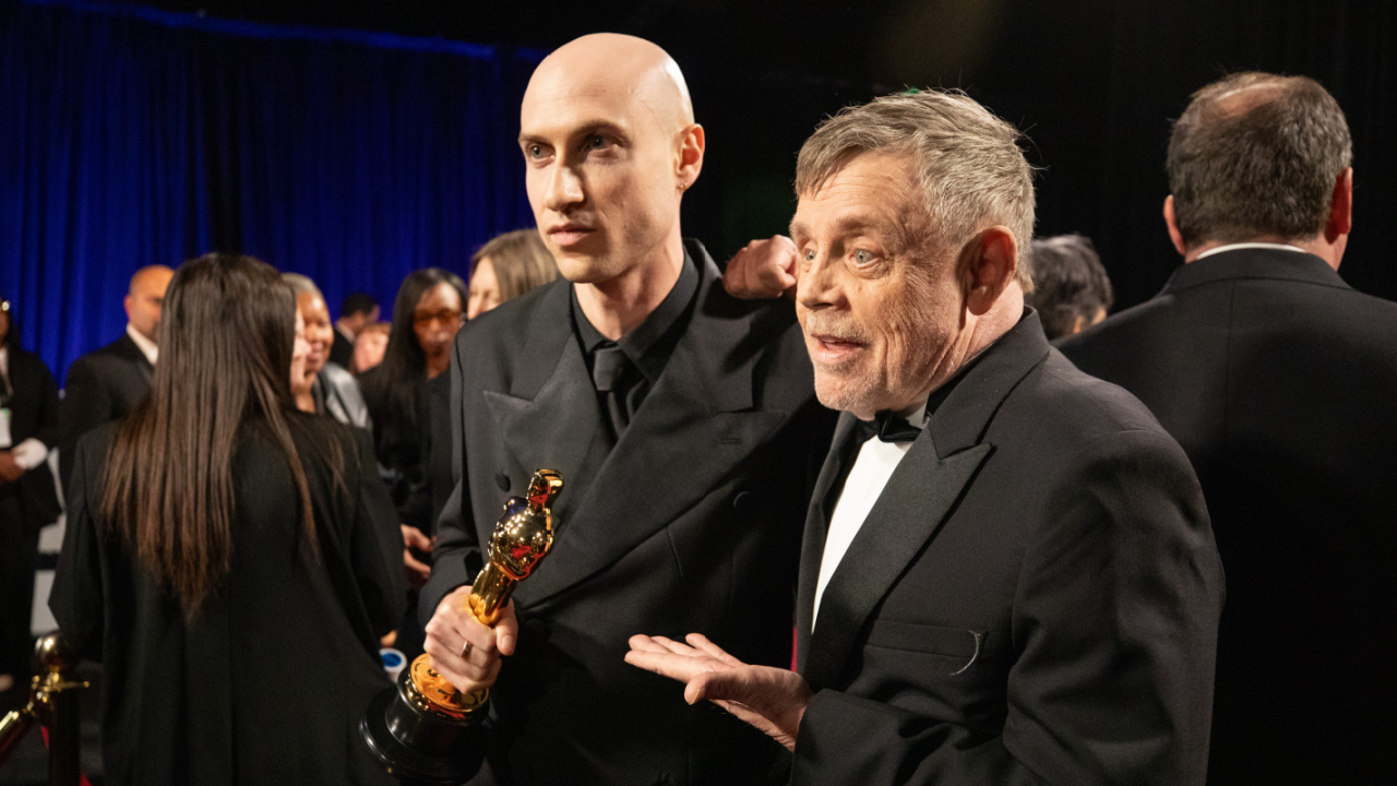 (L to R) Daniel Blumberg backstage with Mark Hamill after winning the Oscar® for Original Score during the live ABC Telecast of the 97th Oscars® at Dolby® Theatre at Ovation Hollywood on Sunday, March 2, 2025. Credit/Provider: Al Seib / The Academy. Copyright: ©A.M.P.A.S.