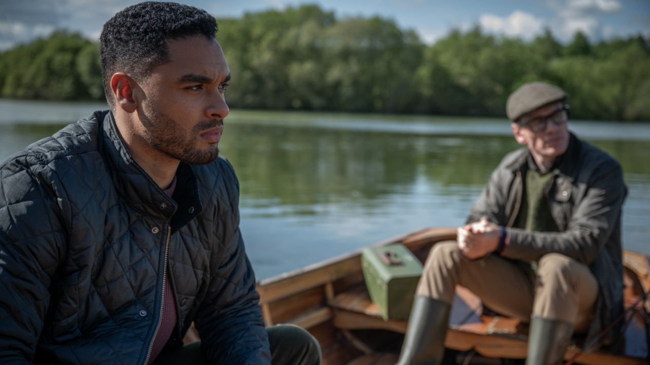 (L to R) Regé-Jean Page as Col. James Stokes and Michael Fassbender as George Woodhouse in director Steven Soderbergh's 'Black Bag', a Focus Features release. Credit: Claudette Barius/Focus Features © 2025 All Rights Reserved.