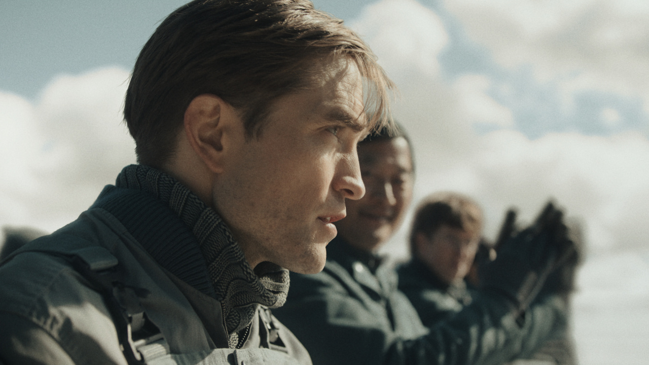 Robert Pattinson as Mickey 17 in 'Mickey 17,' a Warner Bros. Pictures release. Photo Credit: Courtesy of Warner Bros. Pictures. Copyright: © 2025 Warner Bros. Entertainment Inc. All Rights Reserved.