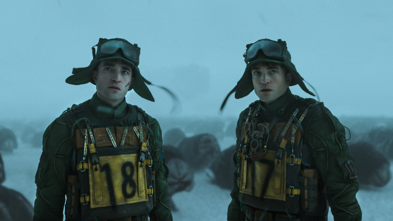 (L to R) Robert Pattinson as Mickey 18 and Robert Pattinson as Mickey 17 in 'Mickey 17,' a Warner Bros. Pictures release. Photo Credit: Courtesy of Warner Bros. Pictures. Copyright: © 2025 Warner Bros. Entertainment Inc. All Rights Reserved.