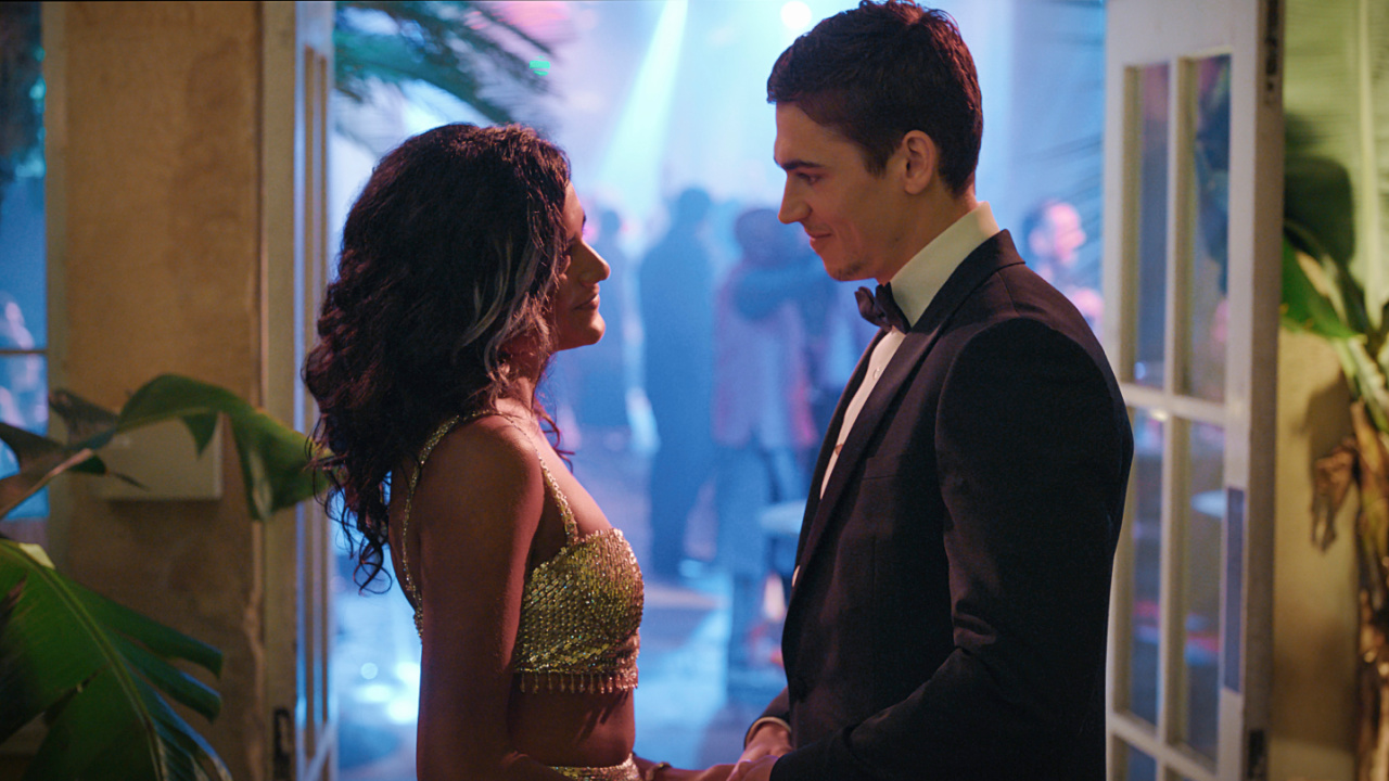 (L to R) Simone Ashley and Hero Fiennes Tiffin star in 'Picture This'. Photo: Courtesy of Amazon MGM Studios. Copyright: © Amazon Content Services LLC.