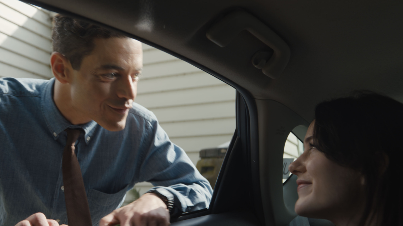 (L to R) Rami Malek as Heller and Rachel Brosnahan as Sarah in 20th Century Studio's 'The Amateur'. Photo courtesy of 20th Century Studios. © 2024 20th Century Studios. All Rights Reserved.