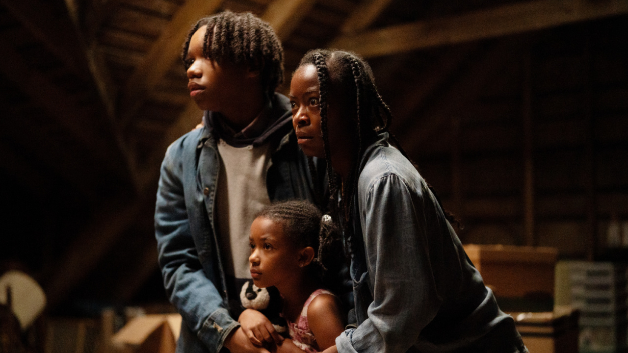 (L to R) Taylor (Peyton Jackson), Annie (Estella Kahiha) and Ramona (Danielle Deadwyler) in 'The Woman in the Yard', directed by Jaume Collet-Serra. Photo: Universal Pictures.