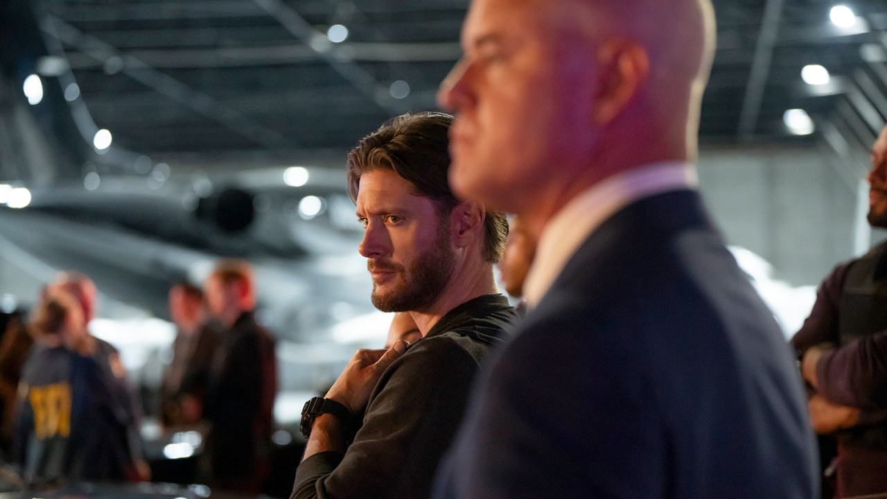 (L to R) Mark Meachum (Jensen Ackles) and Nathan Blythe (Eric Dane) in 'Countdown'. Photo: Elizabeth Morris © Amazon Content Services LLC.