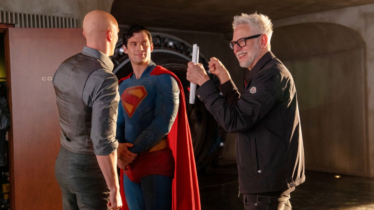 (L to R) Nicholas Hoult as Lex Luthor, David Corenswet as Superman and Director James Gunn in Warner Bros. Pictures’ 'Superman', a Warner Bros. Pictures release. Photo Credit: Jessica Miglio. Copyright: © 2025 Warner Bros. Entertainment Inc. All Rights Reserved.