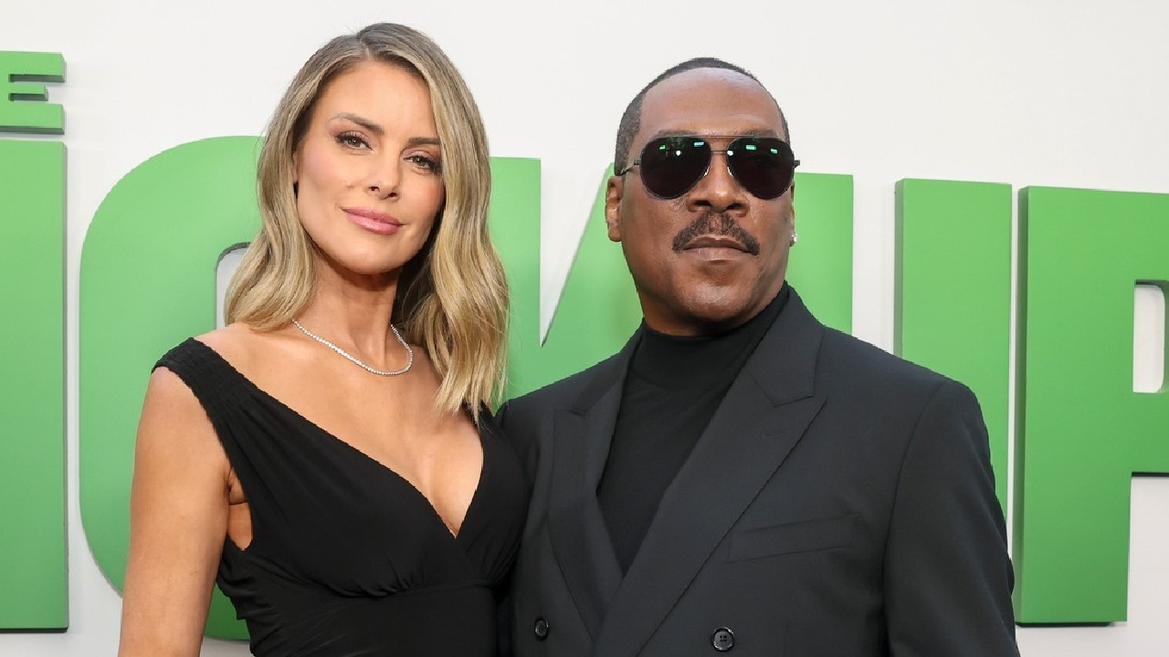 (L to R) Paige Butcher and Eddie Murphy at the premiere of 'The PIckup'. Photo: Prime Video.