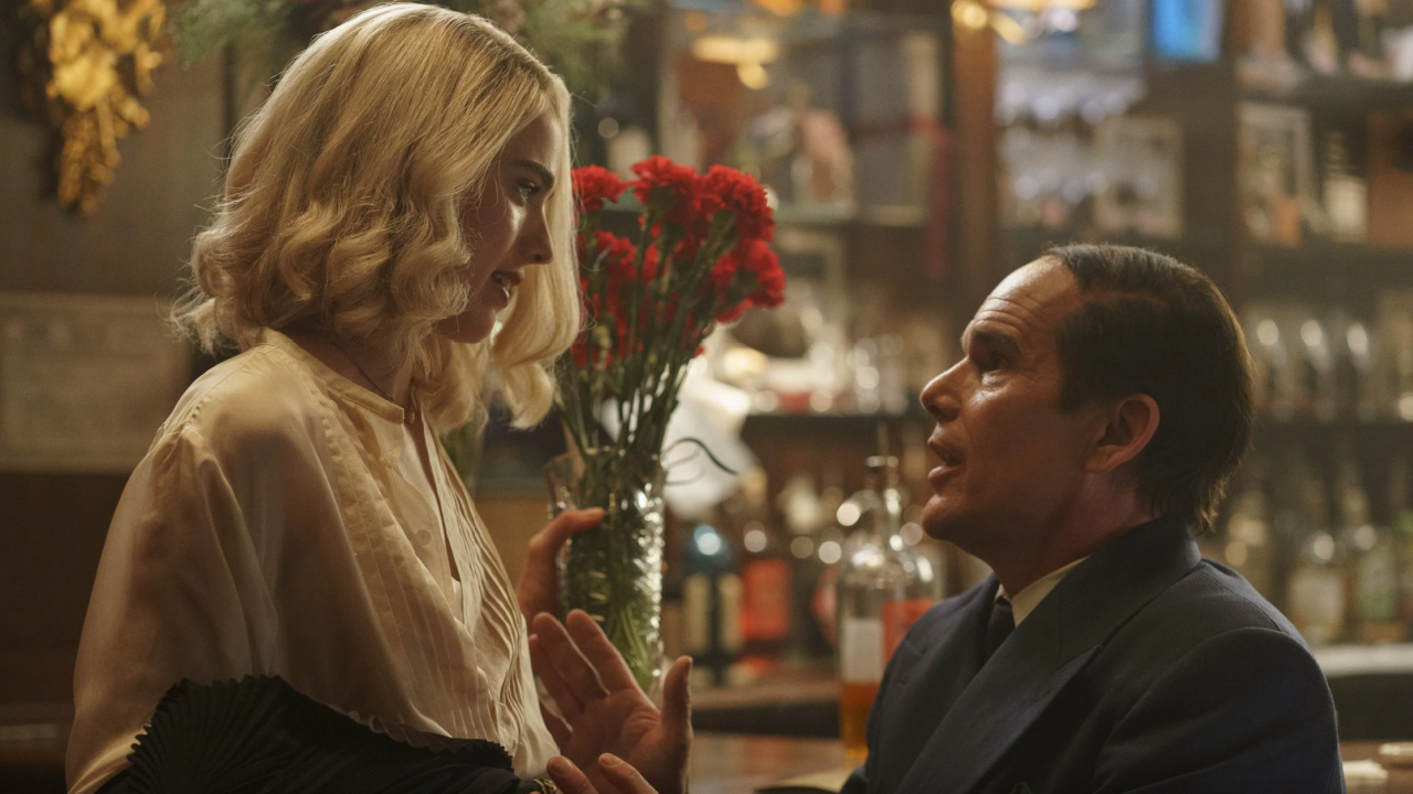 (L to R) Margaret Qualley and Ethan Hawke in 'Blue Moon'. Photo: Sony Pictures Classics.