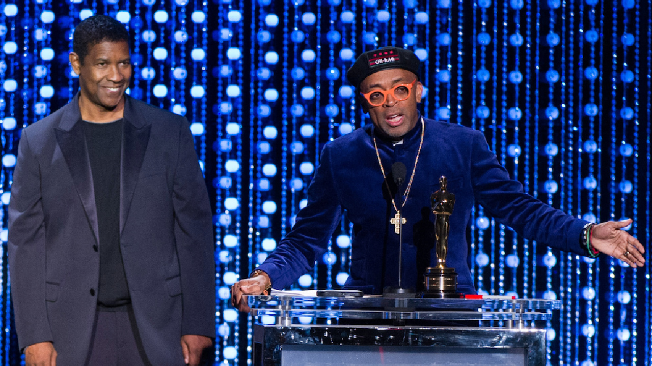 (L to R) Oscar®-winning actor Denzel Washington presents the Oscar® to Honorary Award recipient Spike Lee at the 2015 Governors Awards in The Ray Dolby Ballroom at Hollywood & Highland Center® in Hollywood, CA, on Saturday, November 14, 2015. Credit/Provider: William Barnes / ©A.M.P.A.S. Copyright: ©A.M.P.A.S.