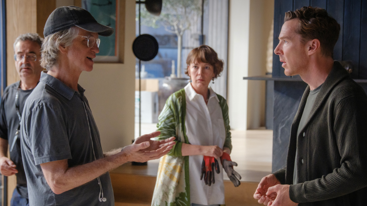 (L to R) Director Jay Roach with Olivia Colman and Benedict Cumberbatch on the set of 'The Roses'. Photo by Jaap Buitendijk, Courtesy of Searchlight Pictures. © 2025 Searchlight Pictures All Rights Reserved.