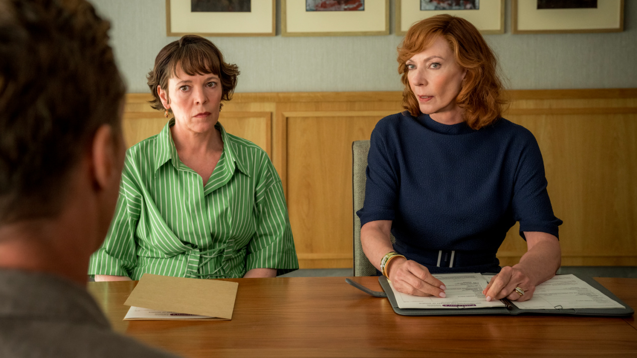 (L to R) Olivia Colman and Allison Janney in 'The Roses'. Photo by Lara Cornell, Courtesy of Searchlight Pictures. © 2025 Searchlight Pictures All Rights Reserved.