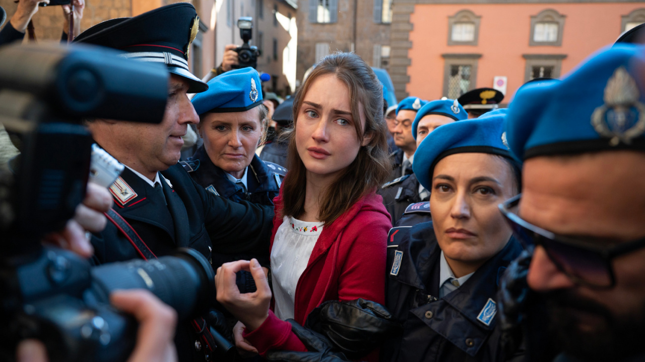 Grace Van Patten in 'The Twisted Tale of Amanda Knox'. Photo: Hulu.