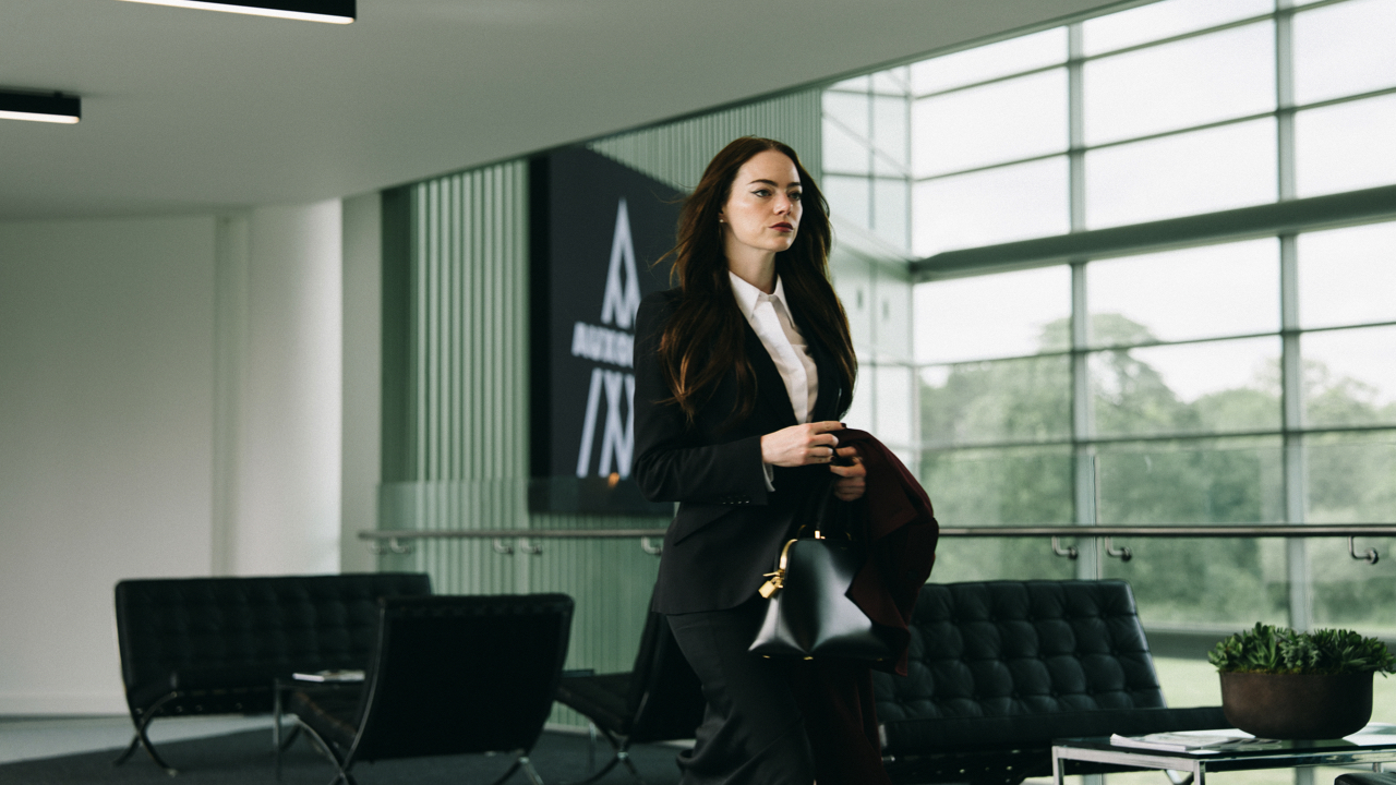 Emma Stone stars as Michelle in director Yorgos Lanthimos' 'Bugonia', a Focus Features release. Credit: Atsushi Nishijima/Focus Features © 2025 All Rights Reserved.