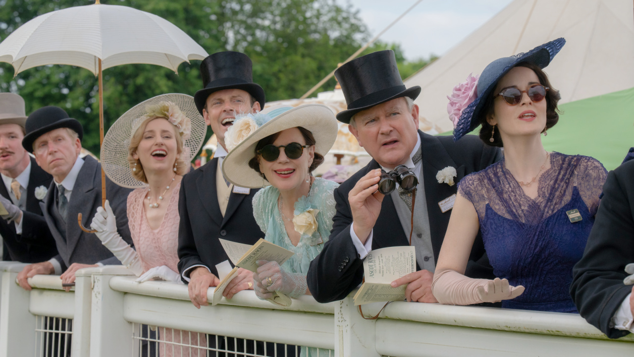 (L to R) Laura Carmichael stars as Lady Edith, Harry Hadden-Paton as Bertie Hexham, Elizabeth McGovern as Cora Grantham, Hugh Bonneville stars as Robert Grantham and Michelle Dockery as Lady Mary in 'Downton Abbey: The Grand Finale', a Focus Features release. Credit: Rory Mulvey / © 2025 Focus Features LLC.