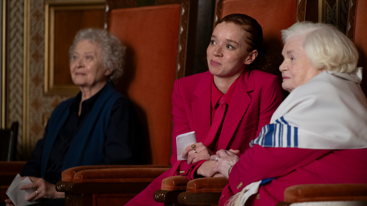 (L to R) Erin Kellyman as Nina and June Squibb as Eleanor in ‘Eleanor the Great’. Image: Anne Joyce. Courtesy of Sony Pictures Classics.