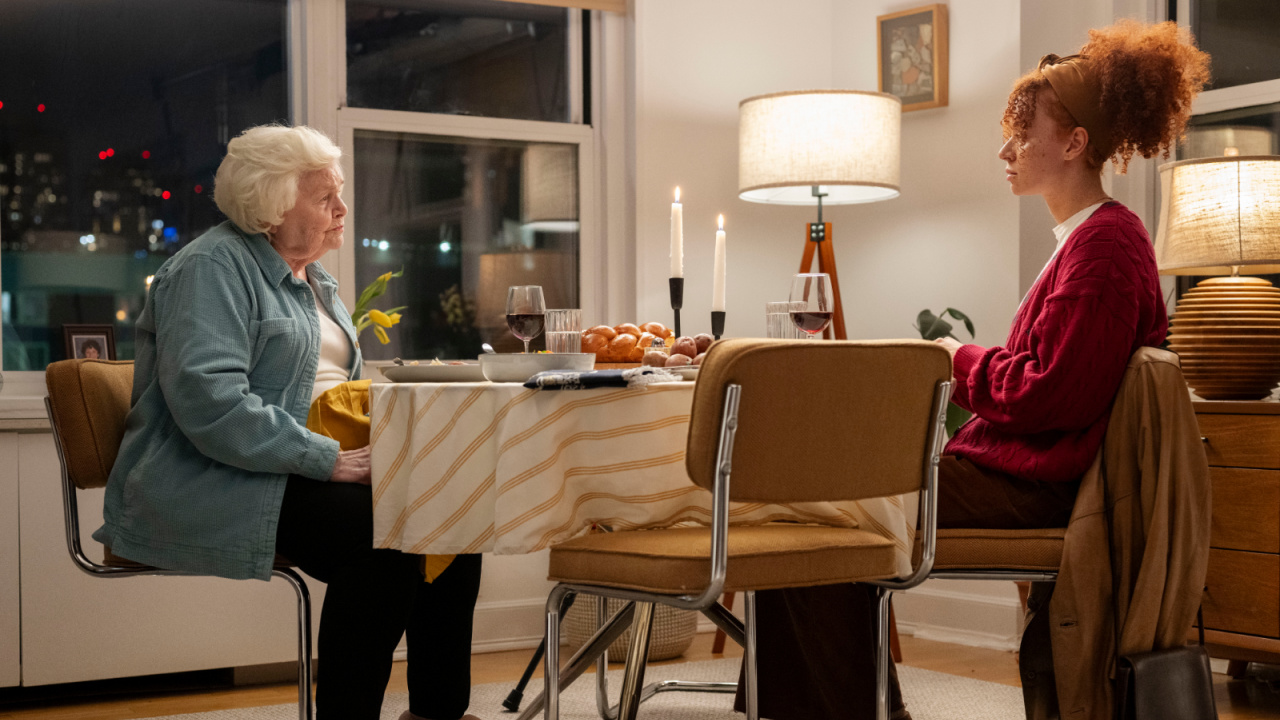 (L to R) June Squibb as Eleanor, Erin Kellyman as Nina in ‘Eleanor the Great’. Image: Anne Joyce. Courtesy of Sony Pictures Classics.
