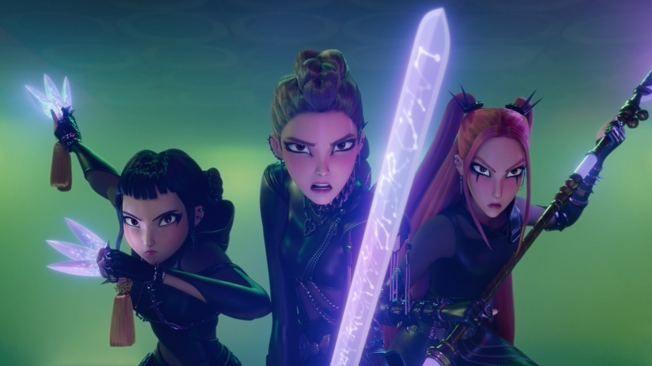 (L to R) Zoey (voice by Ji-Young Yoo), Rumi (voice by Arden Cho) and Mira (voice by May Hong) in 'Kpop Demon Hunters'. ©2025 Netflix.