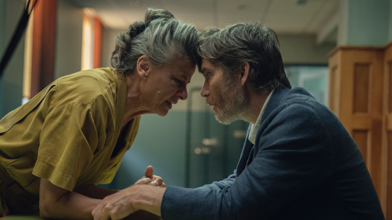 (L to R) Tracey Ullman as Amanda, Cillian Murphy as Steve in 'Steve'. Photo: Robert Viglasky/Neflix © 2025.