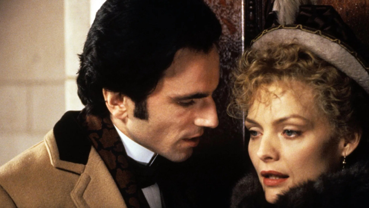 (L to R) Daniel Day-Lewis and Michelle Pfeiffer stars in 'The Age of Innocence'. Photo: Columbia Pictures.