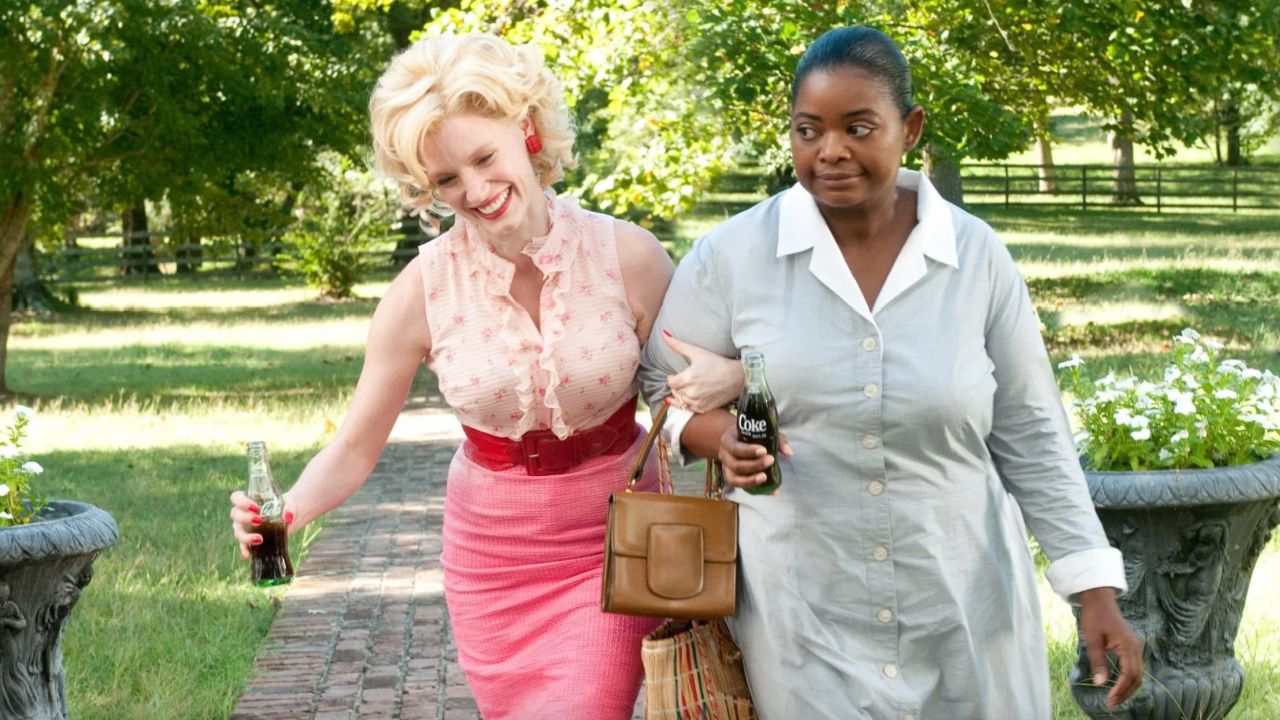 (L to R) Jessica Chastain and Octavia Spencer in 'The Help'. Photo: Walt Disney Studios Motion Pictures.