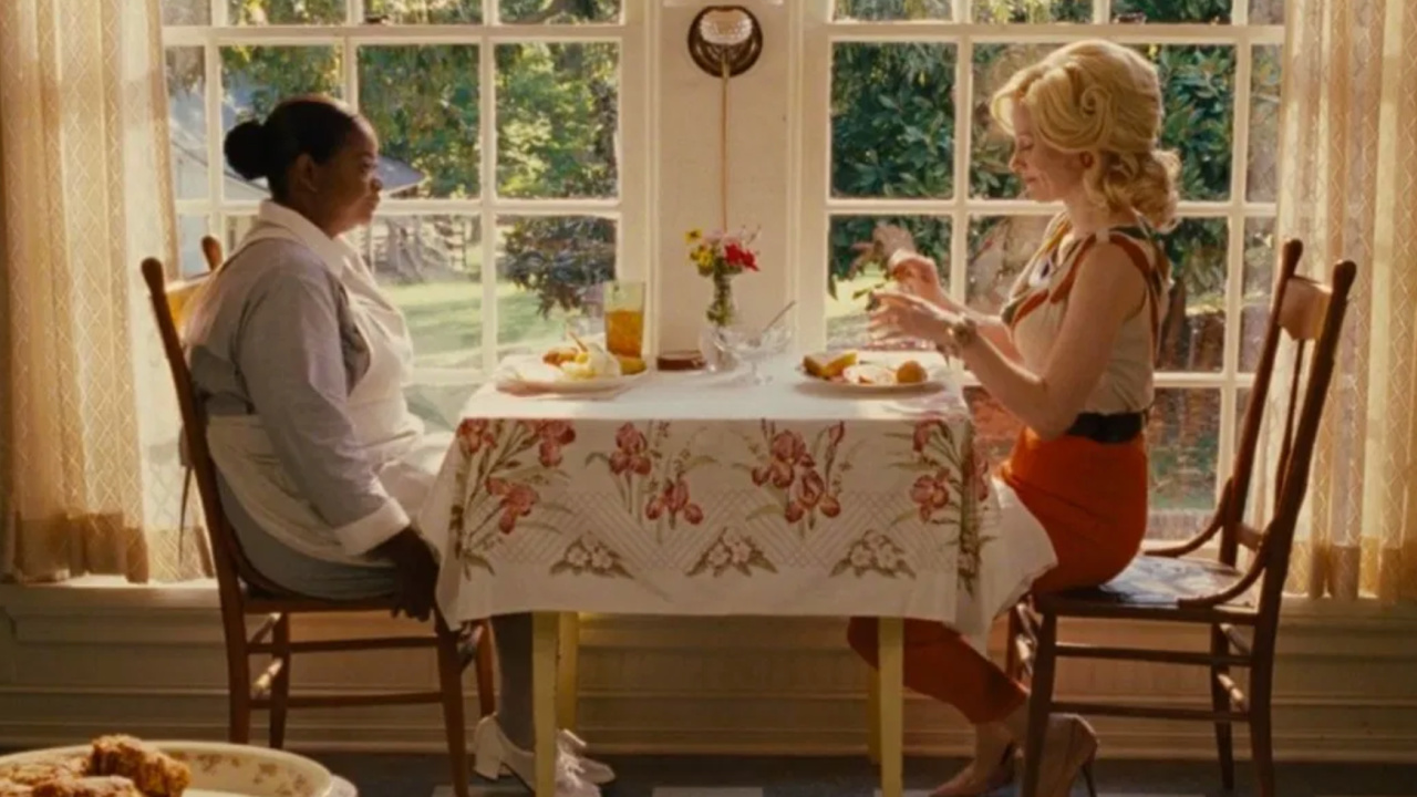 (L to R) Octavia Spencer and Jessica Chastain in 'The Help'. Photo: Walt Disney Studios Motion Pictures.
