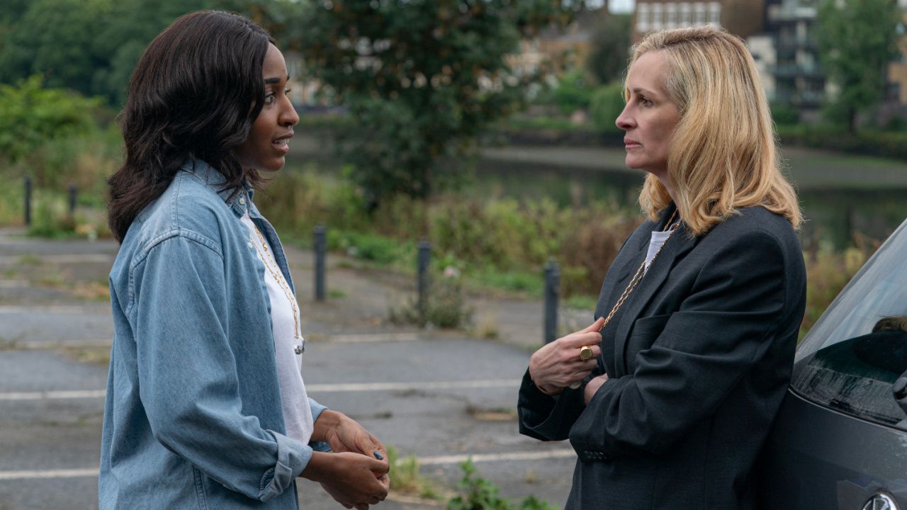 (L to R) Ayo Edebiri as Maggie and Julia Roberts as Alma in 'After the Hunt', from Amazon MGM Studios. Photo Credit: Yannis Drakoulidis. © 2025 Amazon Content Services LLC. All Rights Reserved.