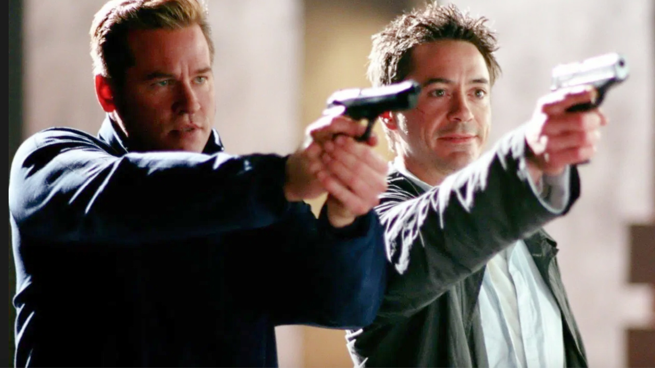(L to R) Val Kilmer and Robert Downey Jr. in 'Kiss Kiss Bang Bang.' Photo: Warner Bros.
