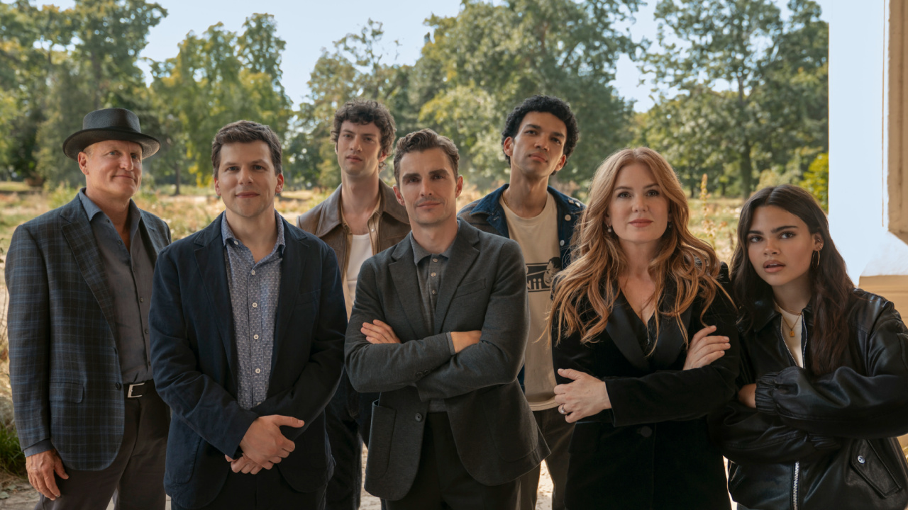 (L to R) Woody Harrelson as Merrit McKinney, Jesse Eisenberg as Daniel Atlas, Dominic Sessa as Bosco, Dave Franco as Jack Wilder, Justice Smith as Charlie, Isla Fisher as Henley Reeves, and Ariana Greenblatt as June in 'Now You See Me, Now You Don’t'. Photo Credit: Katalin Vermes.