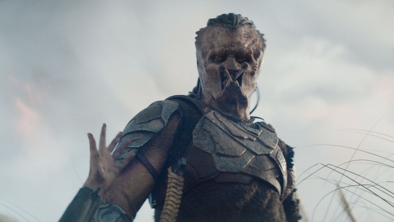 Dimitrius Schuster-Koloamatangi as Dek in 20th Century Studios' 'Predator: Badlands' film. Photo courtesy of 20th Century Studios. © 2025 20th Century Studios. All Rights Reserved.