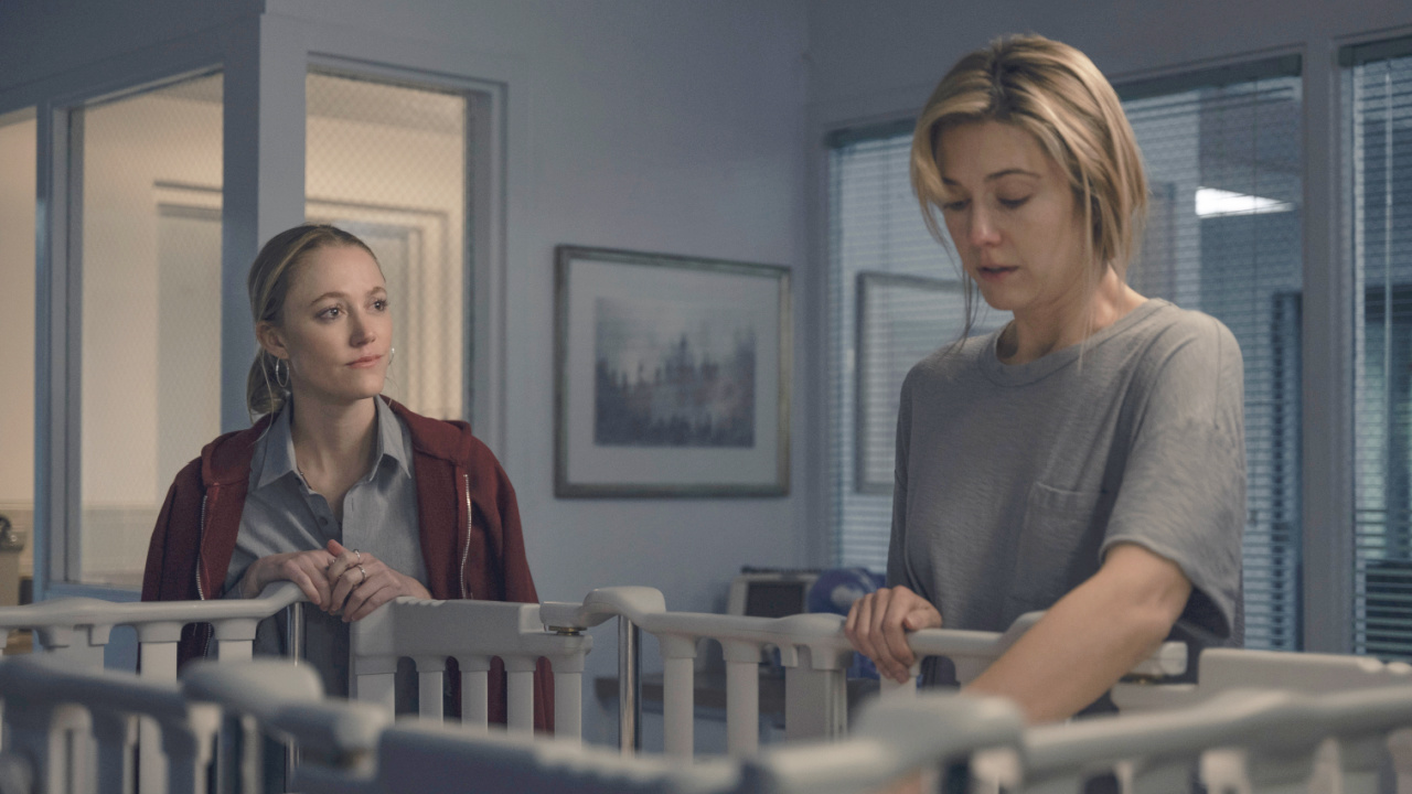 (L to R) Maika Monroe as Polly Murphy and Mary Elizabeth Winstead as Caitlin Morales in 20th Century Studios' 'The Hand That Rocks the Cradle'. Photo by Suzanne Tenner. © 2025 20th Century Studios. All Rights Reserved.