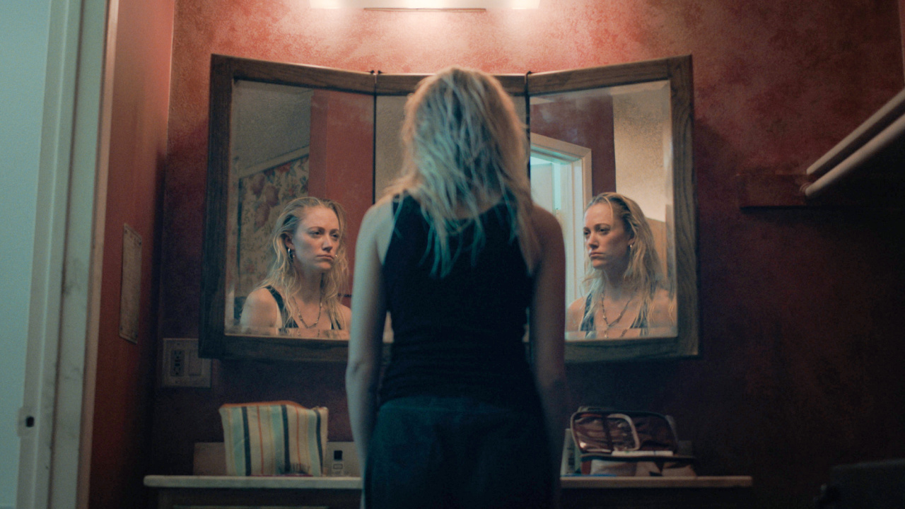 Maika Monroe as Polly Murphy in 20th Century Studios' 'The Hand That Rocks the Cradle'. Photo by Suzanne Tenner. © 2025 20th Century Studios. All Rights Reserved.