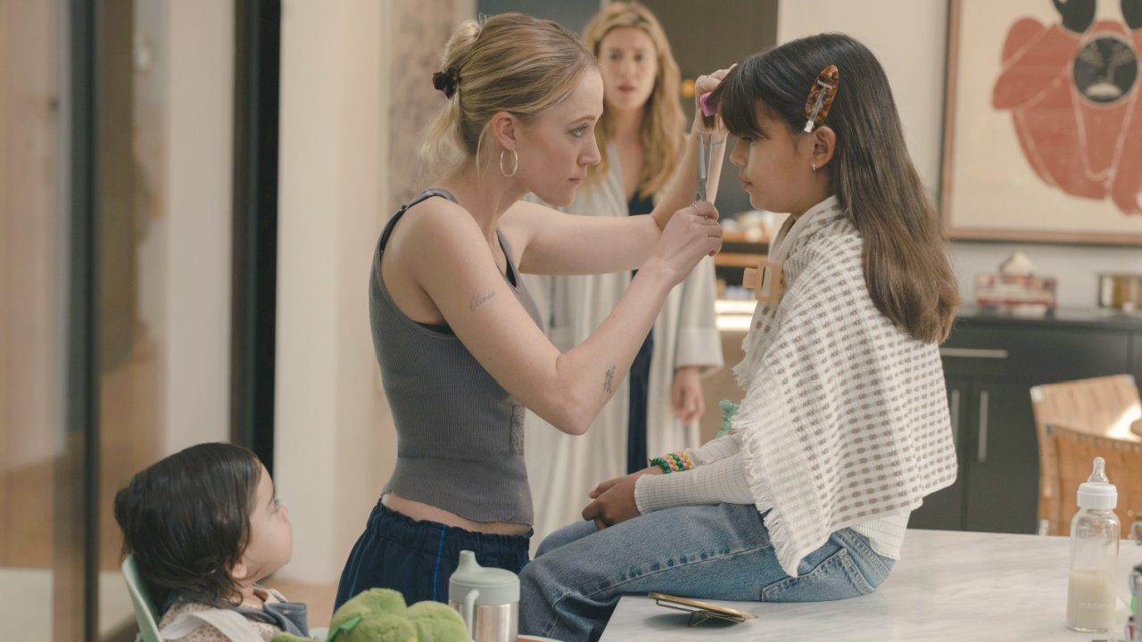 (L to R) Nora and Lola Contreras as Josie Morales, Maika Monroe as Polly Murphy , Mary Elizabeth Winstead as Caitlin Morales and Mileiah Vega as Emma Morales in 20th Century Studios' 'The Hand That Rocks the Cradle'. Photo by Suzanne Tenner. © 2025 20th Century Studios. All Rights Reserved.