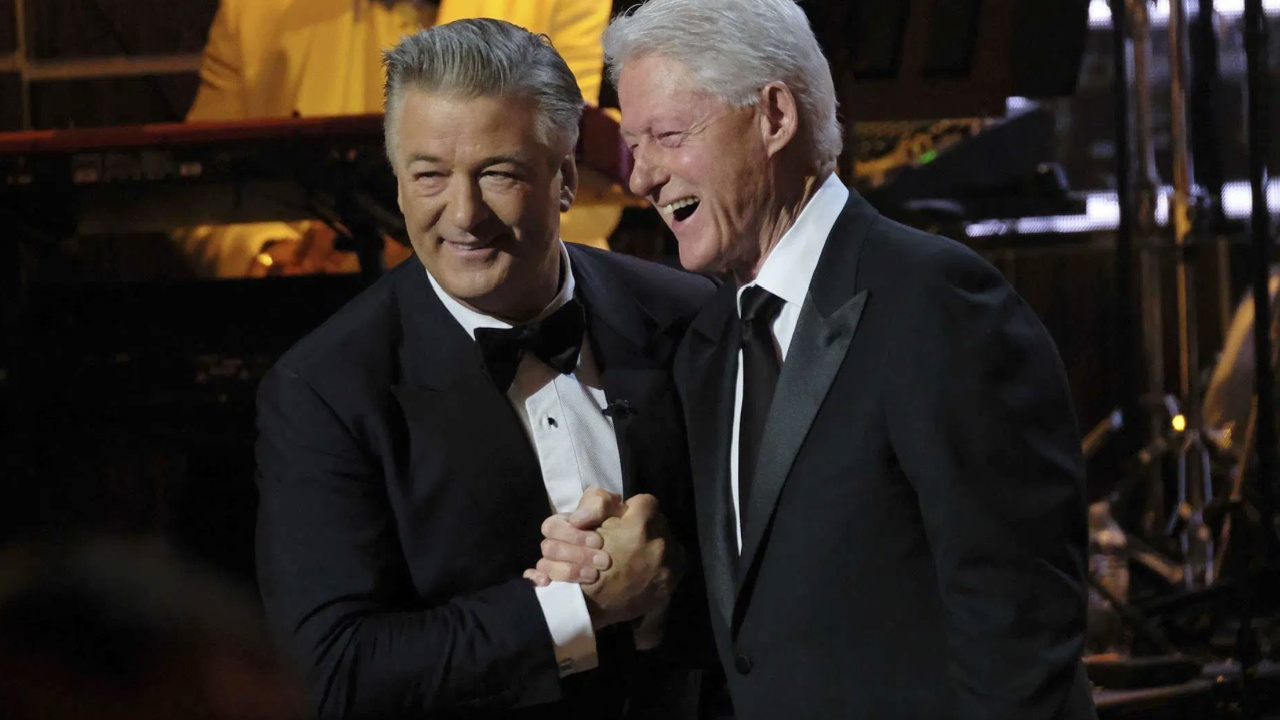 (L to R) Alec Baldwin and President Bill Clinton at 'Alec Baldwin: One Night Stand'. Photo: Comedy Central.