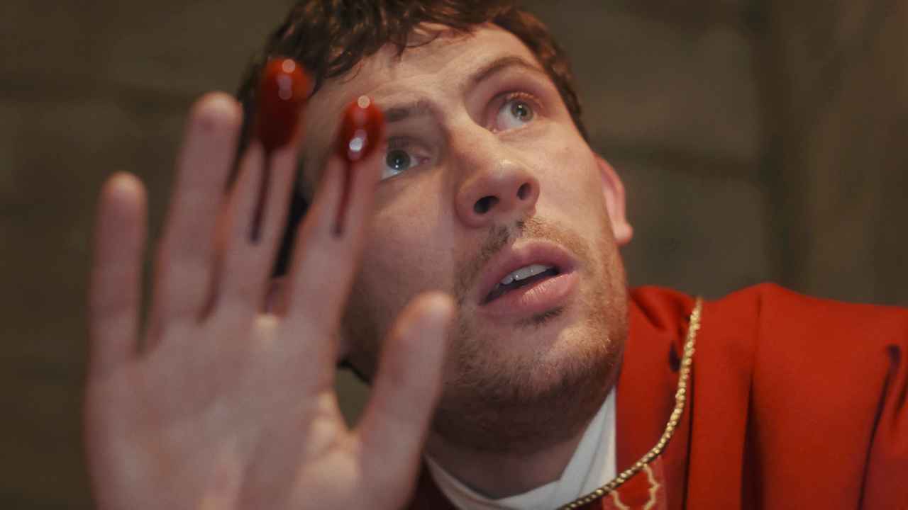 Josh O’Connor in 'Wake Up Dead Man: A Knives Out Mystery'. Cr. Courtesy of Netflix © 2025.