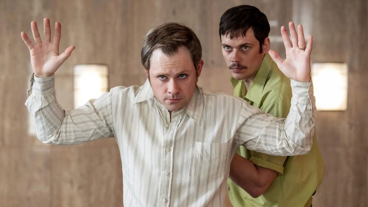 (L to R): Dacre Montgomery and Bill Skarsgard in 'Dead Man's Wire.' Photo: Row K Entertainment.