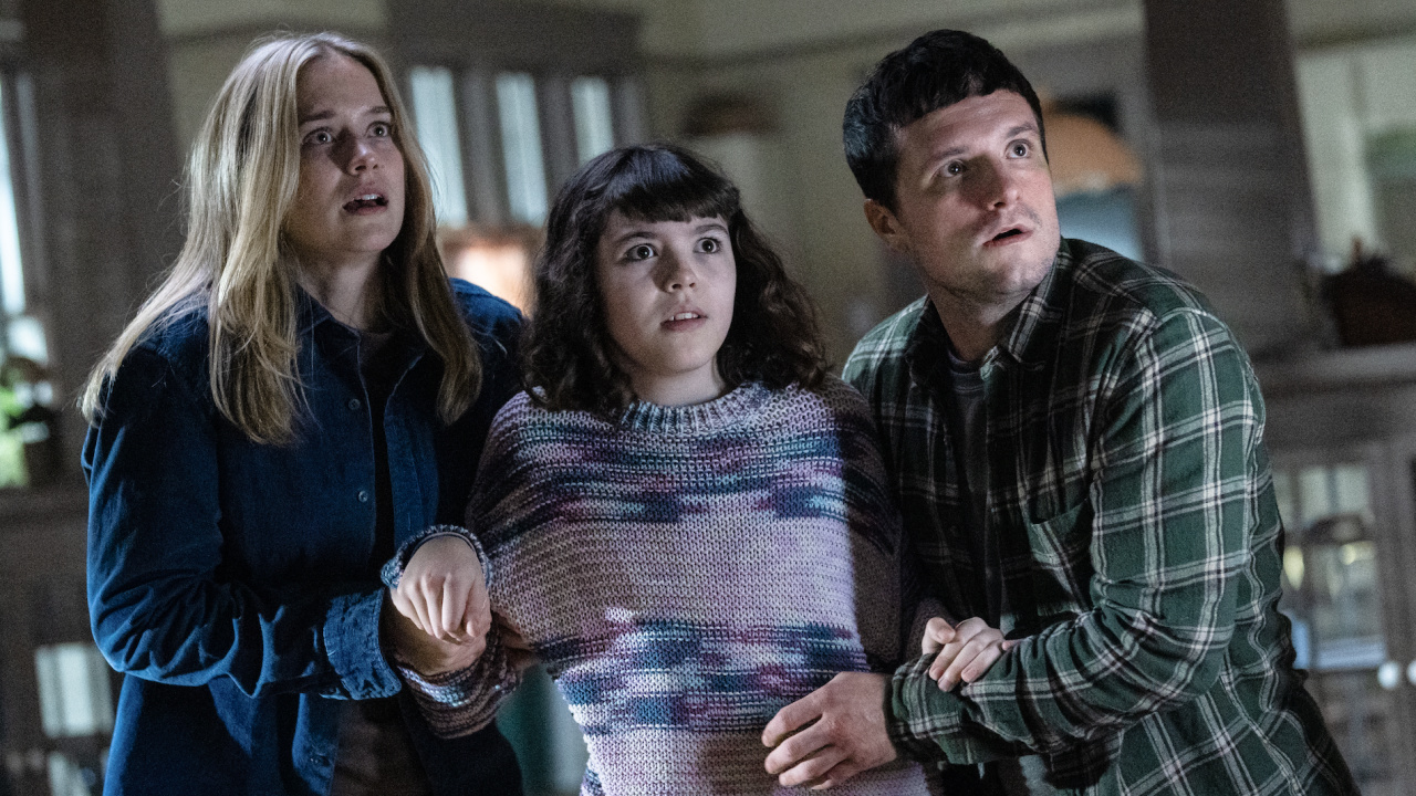(L to R) Elizabeth Lail, Piper Rubio and Josh Hutcherson in 'Five Nights at Freddy's 2'. Photo: Universal Pictures.