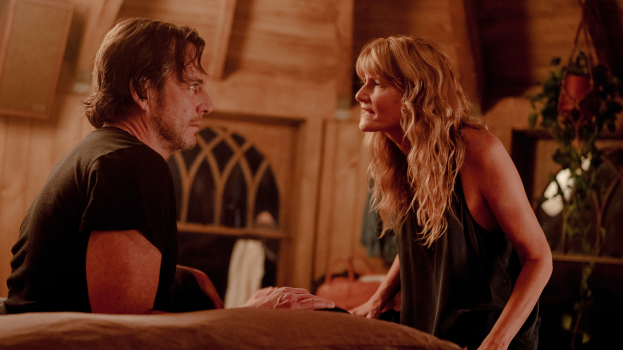 (L to R) Will Arnett and Laura Dern in 'Is This Thing On?' Photo by Searchlight Pictures/Jason McDonald, Courtesy of Searchlight Pictures. © 2025 Searchlight Pictures All Rights Reserved.