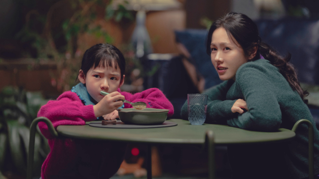 (Right) Son Ye-jin stars in 'No Other Choice'. Photo: CJ Entertainment.