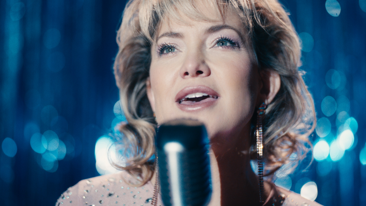 Kate Hudson stars as Claire Stengl in director Craig Brewer's 'Song Sung Blue', a Focus Features release. Credit: Courtesy of Focus Features. © 2025 All Rights Reserved.