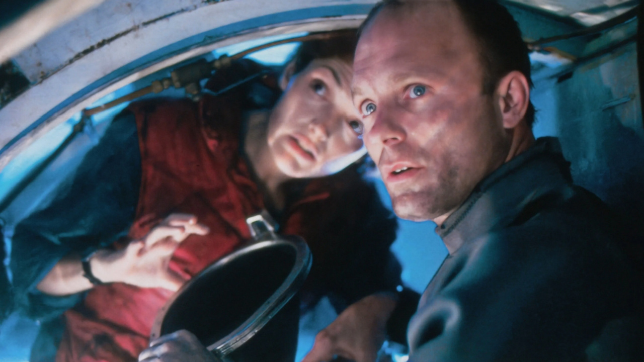 (L to R) Mary Elizabeth Mastrantonio and Ed Harris in 'The Abyss'. Photo: 20th Century Fox.