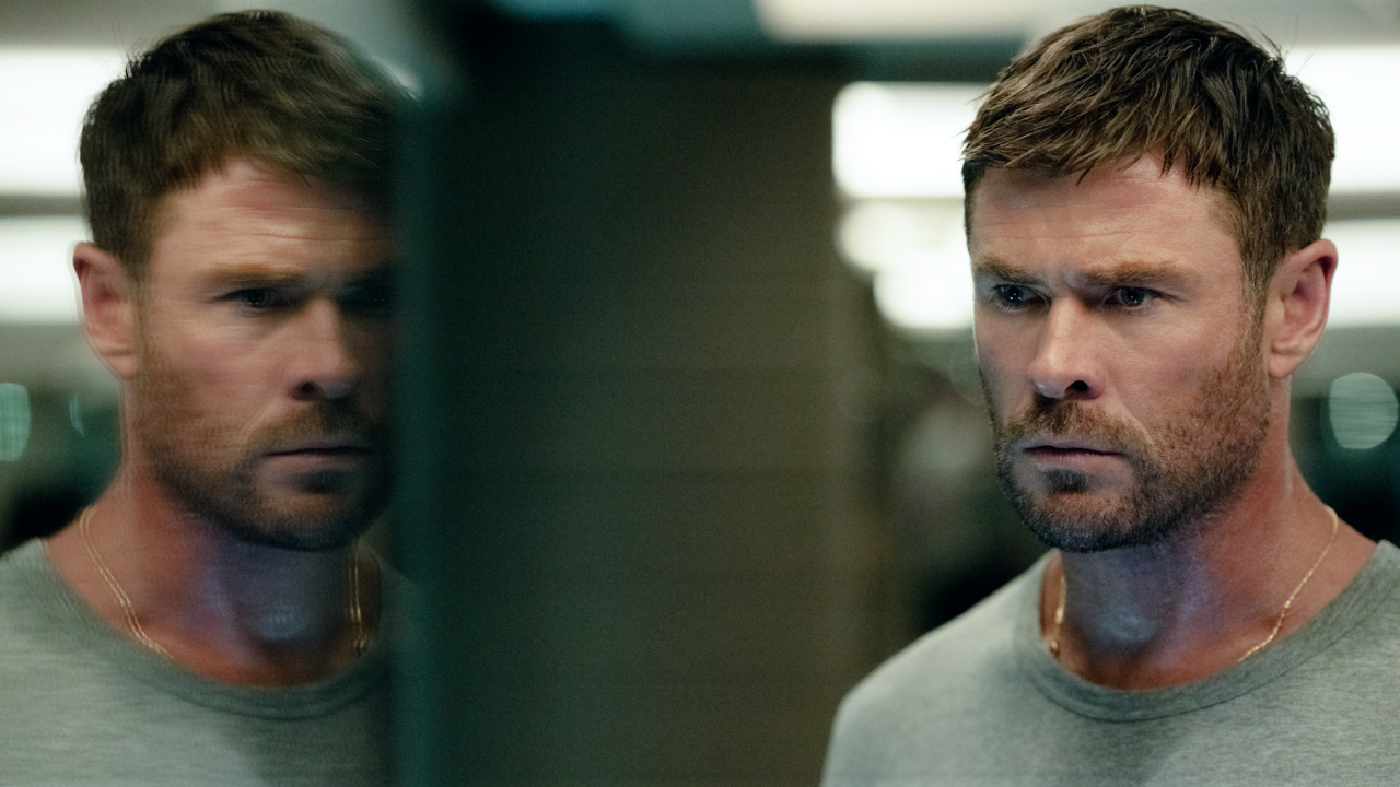 Chris Hemsworth stars in 'Crime 101'. Photo Credit: Dean Rogers.