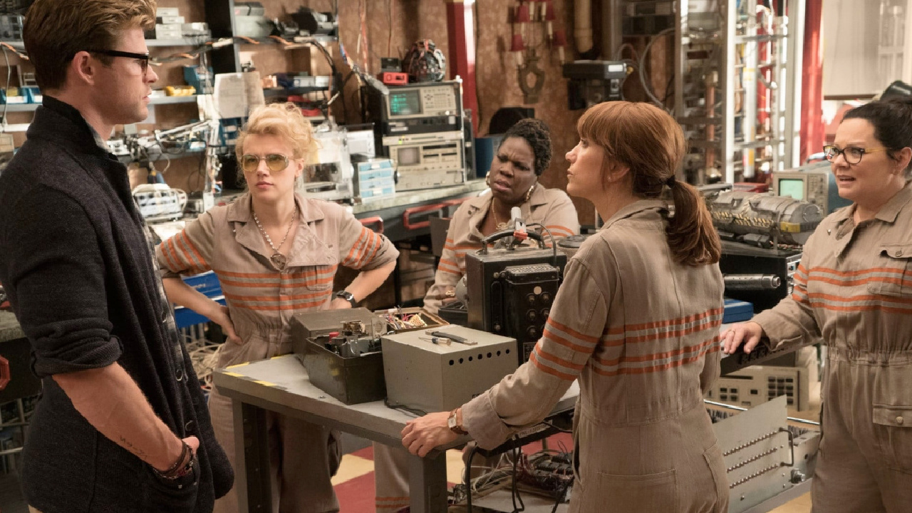 (L to R) Chris Hemsworth, Kate McKinnon, Leslie Jones, Kristen Wiig and Melissa McCarthy in 2016's 'Ghostbusters'. Photo: Sony Pictures.