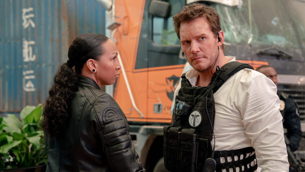 (L to R) Kali Reis stars as Ana and Chris Pratt as Chris Raven in director Timur Bekmambetov's film 'Mercy', from Amazon MGM Studios. Photo: Justin Lubin. © 2025 Amazon Content Services LLC. All Rights Reserved.