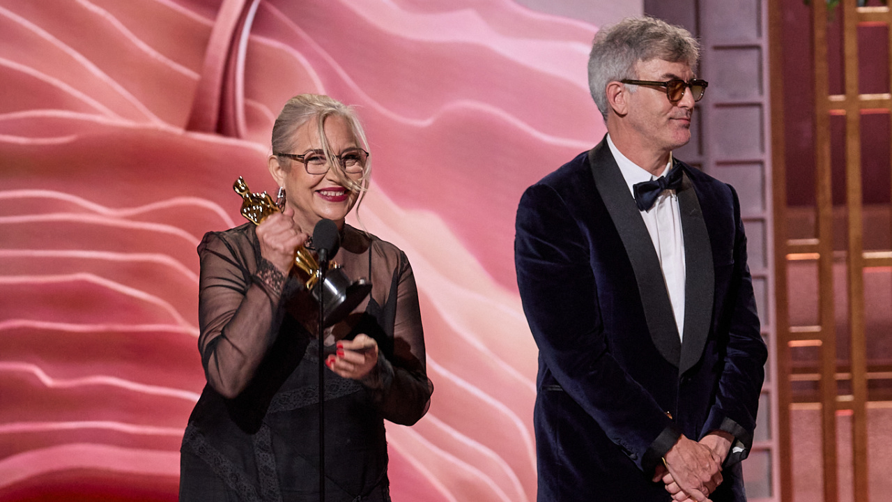 (L to R) Tamara Deverell and Shane Vieau accept the Oscar® for Production Design during the 98th Oscars® at the Dolby® Theatre at Ovation Hollywood on Sunday, March 15, 2026. Credit/Provider: Trae Patton / The Academy. Copyright: ©A.M.P.A.S.