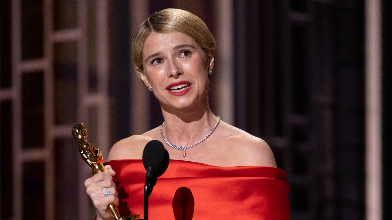 Jessie Buckley accepts the Oscar® for Actress in a Leading Role during the 98th Oscars® at the Dolby® Theatre at Ovation Hollywood on Sunday, March 15, 2026. Credit/Provider: Trae Patton / The Academy. Copyright: ©A.M.P.A.S.