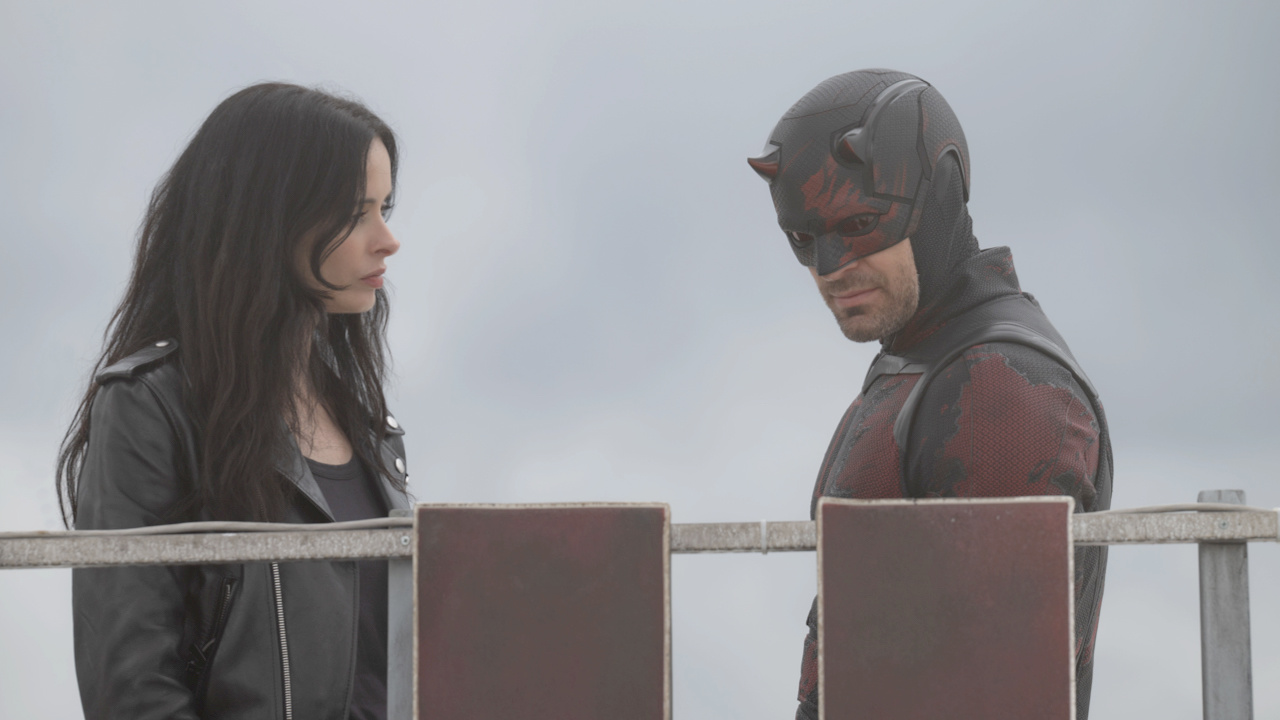 (L to R) Jessica Jones (Krysten Ritter) and Matt Murdock / Daredevil (Charlie Cox) in Marvel Television's ‘Daredevil: Born Again’ Season 2, exclusively on Disney+. Photo by Jojo Whilden. © 2025 MARVEL.