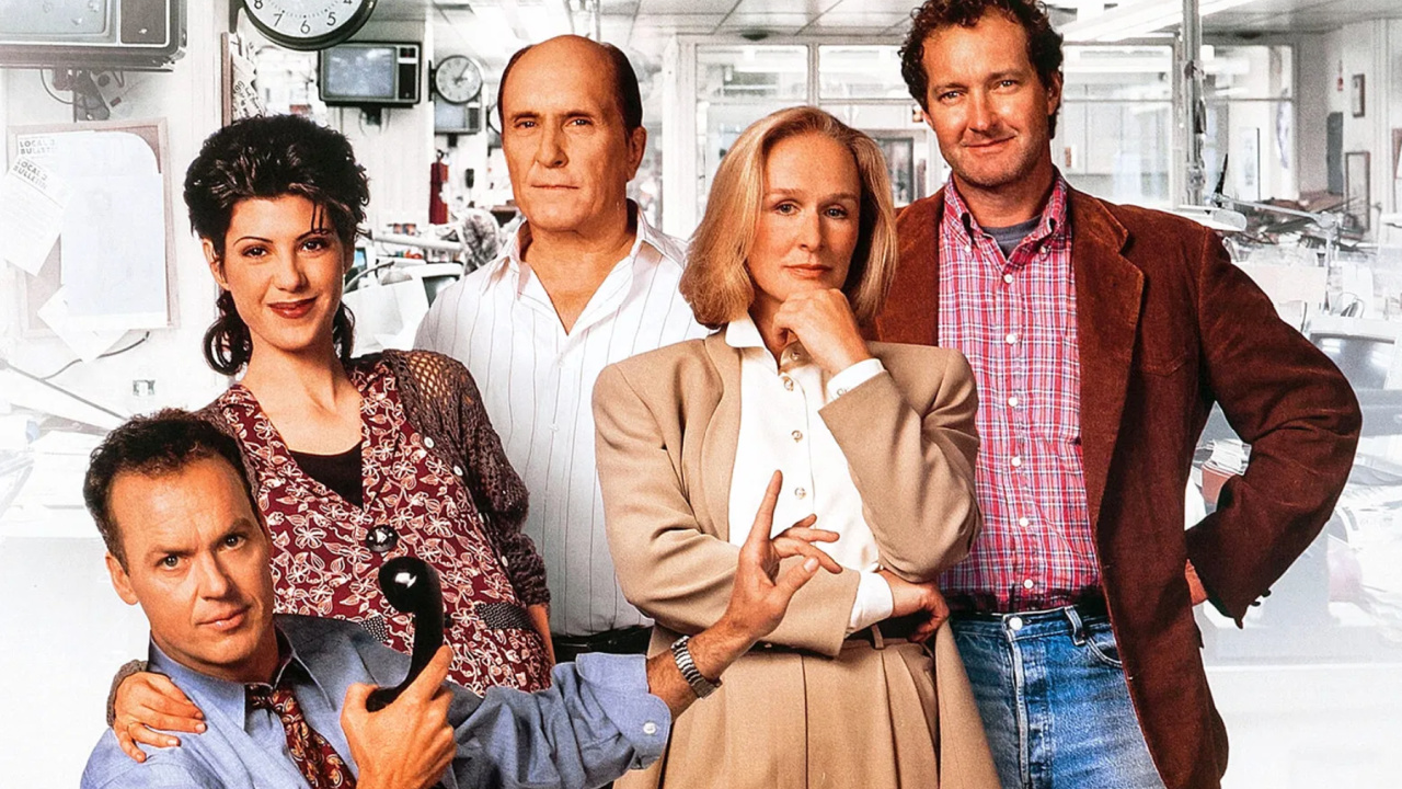 (L to R) Michael Keaton, Marisa Tomei, Robert Duvall, Glenn Close, and Randy Quaid in 'The Paper'. Photo: Universal Pictures.
