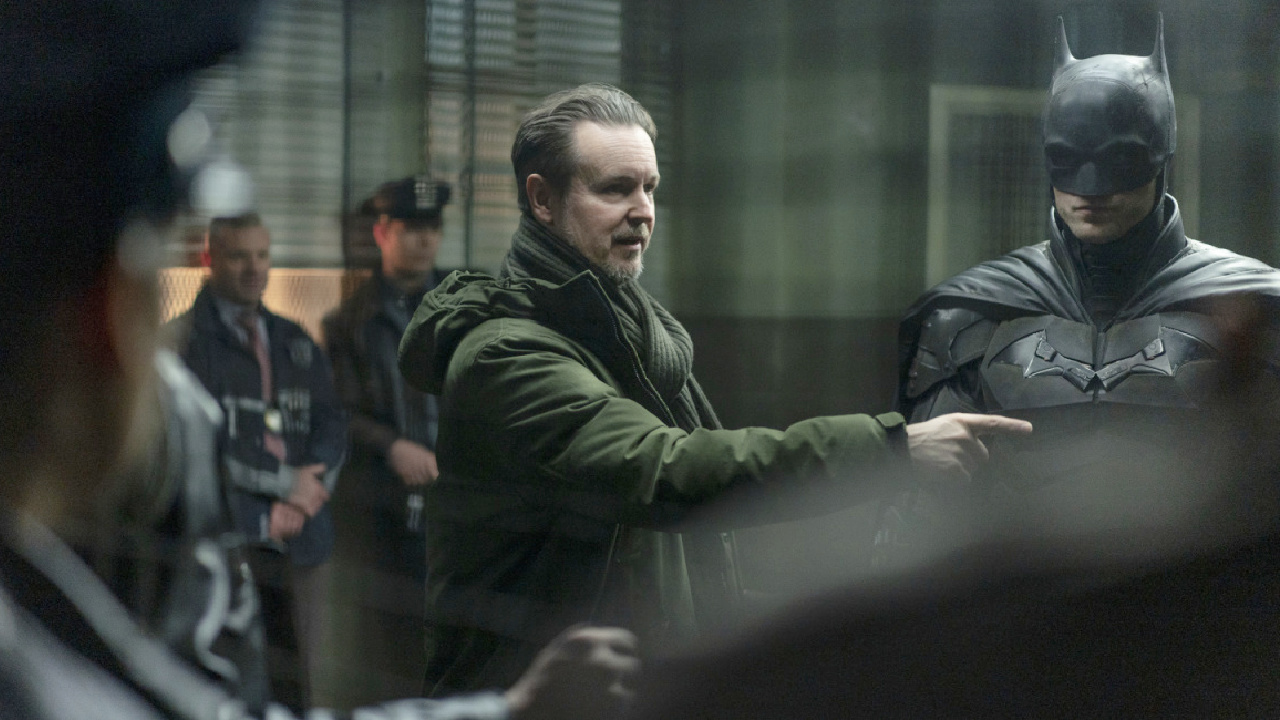 (L to R) Director Matt Reeves and actor Robert Pattinson on the set of 'The Batman'. Photo: Warner Bros.